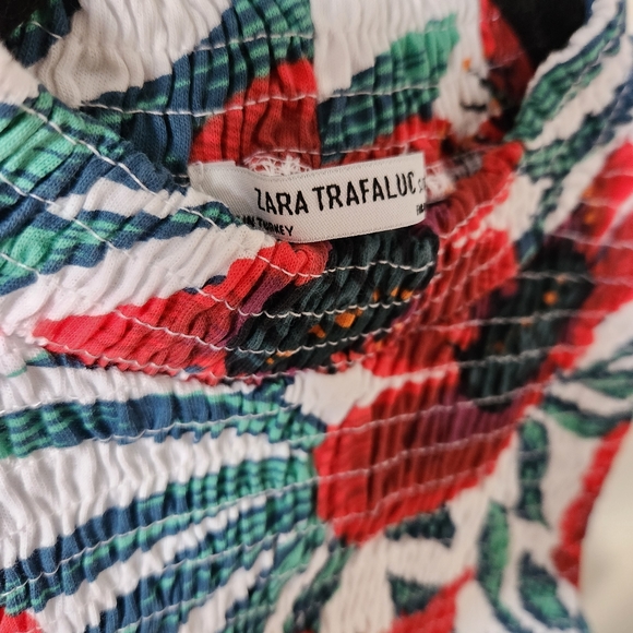 ZARA Floral peplum blouse - Picture 2 of 6